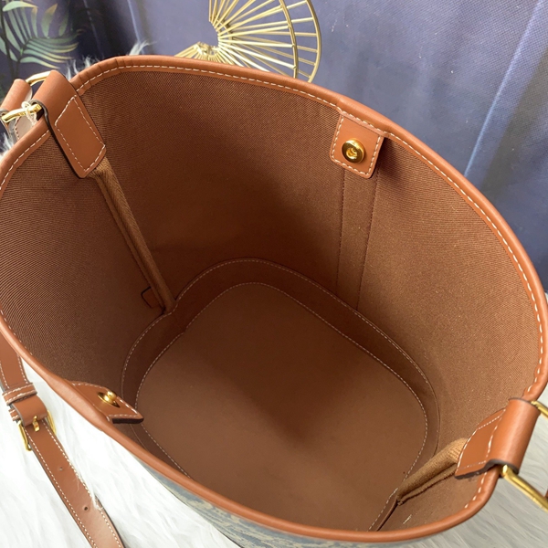 スーパーコピーブランドバッグ着用イメージ